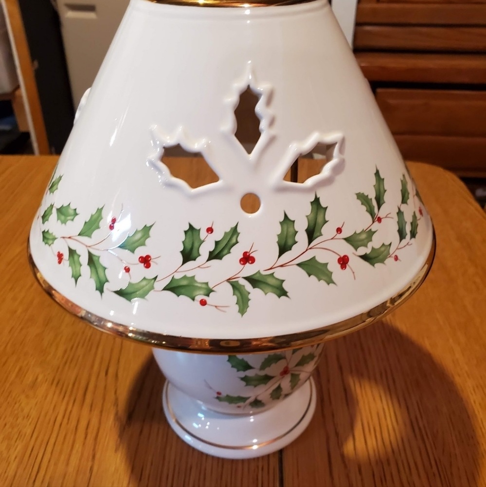 Lenox  Christmas candle lamp